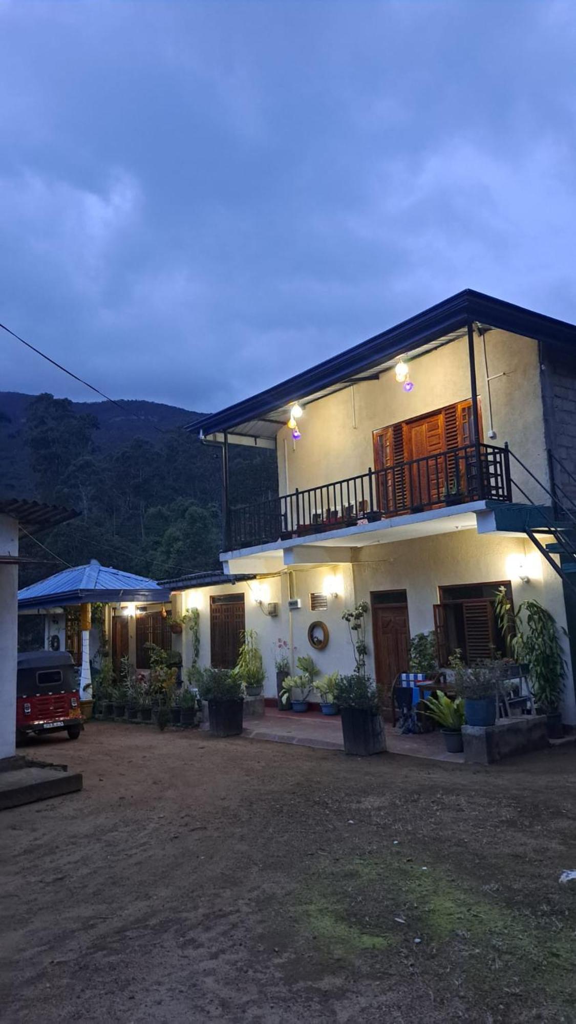 Vegetable Garden House Hotel Nallathanniya Bagian luar foto